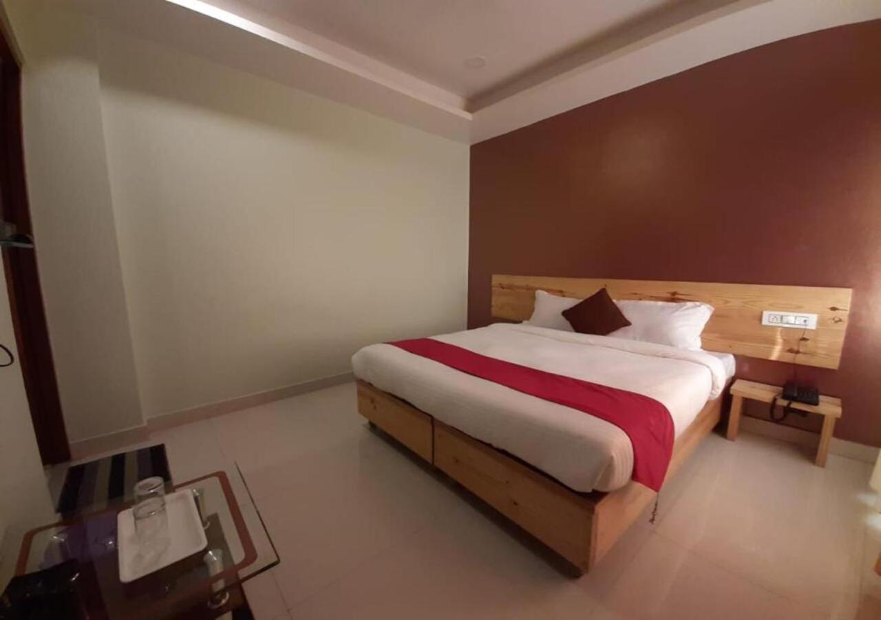 Hotel Yoga Retreat By Queens Valley Rishīkesh Buitenkant foto